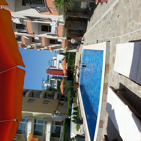 Menada Sea Regal Apartments ซันนีบีช ภายนอก รูปภาพ