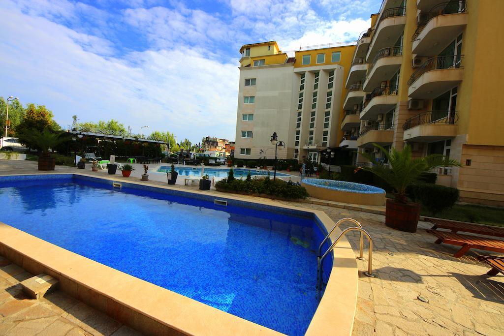 Menada Sea Regal Apartments ซันนีบีช ภายนอก รูปภาพ
