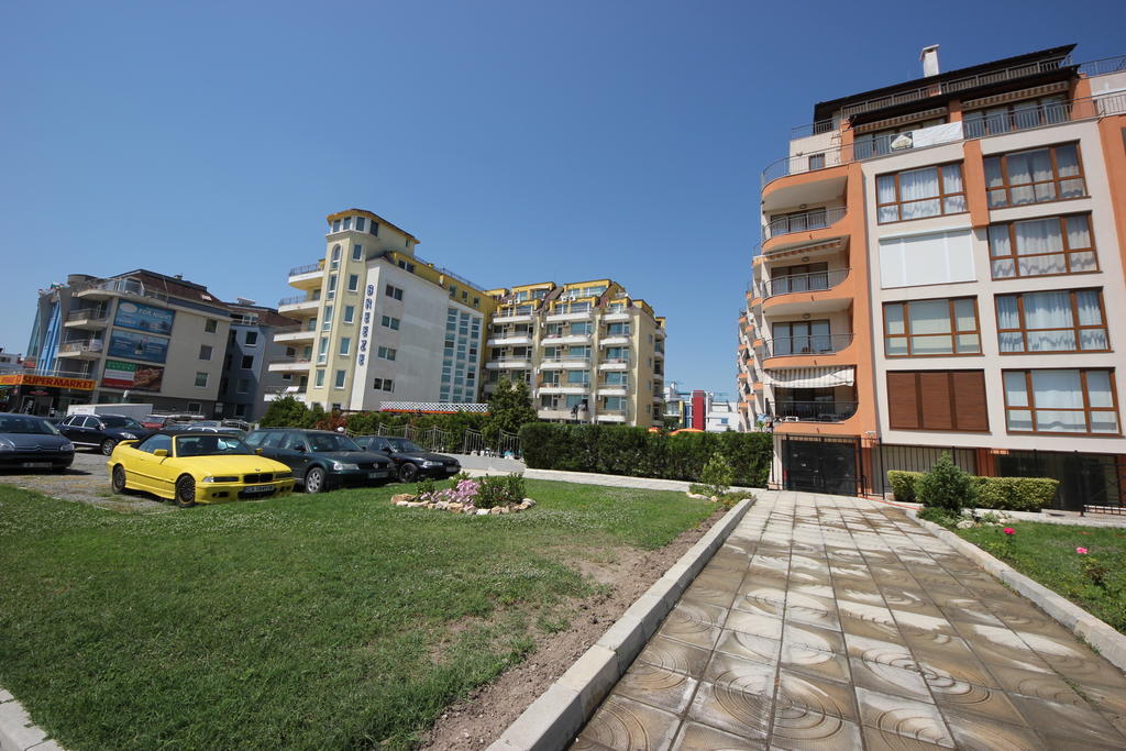Menada Sea Regal Apartments ซันนีบีช ภายนอก รูปภาพ