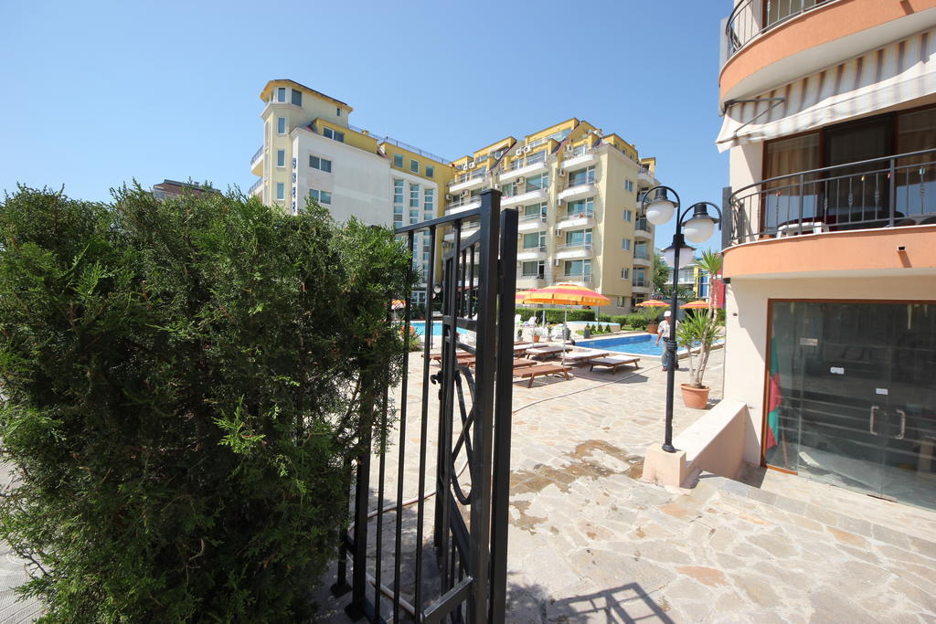 Menada Sea Regal Apartments ซันนีบีช ภายนอก รูปภาพ