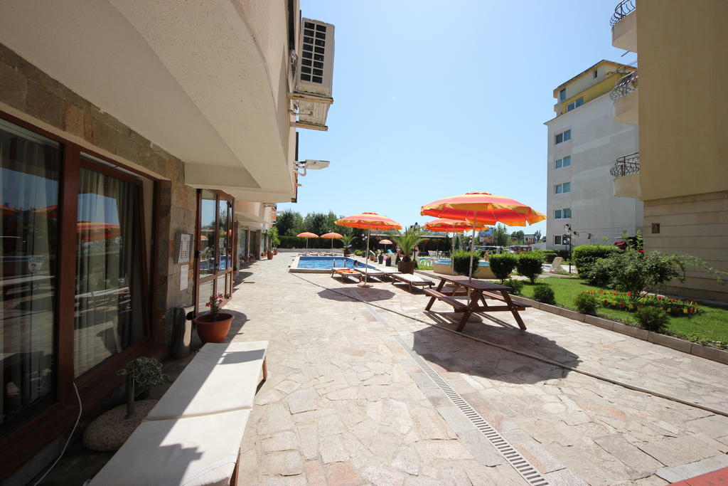 Menada Sea Regal Apartments ซันนีบีช ภายนอก รูปภาพ