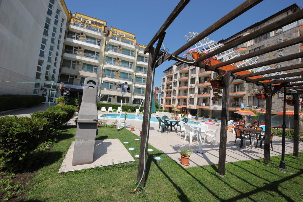 Menada Sea Regal Apartments ซันนีบีช ภายนอก รูปภาพ