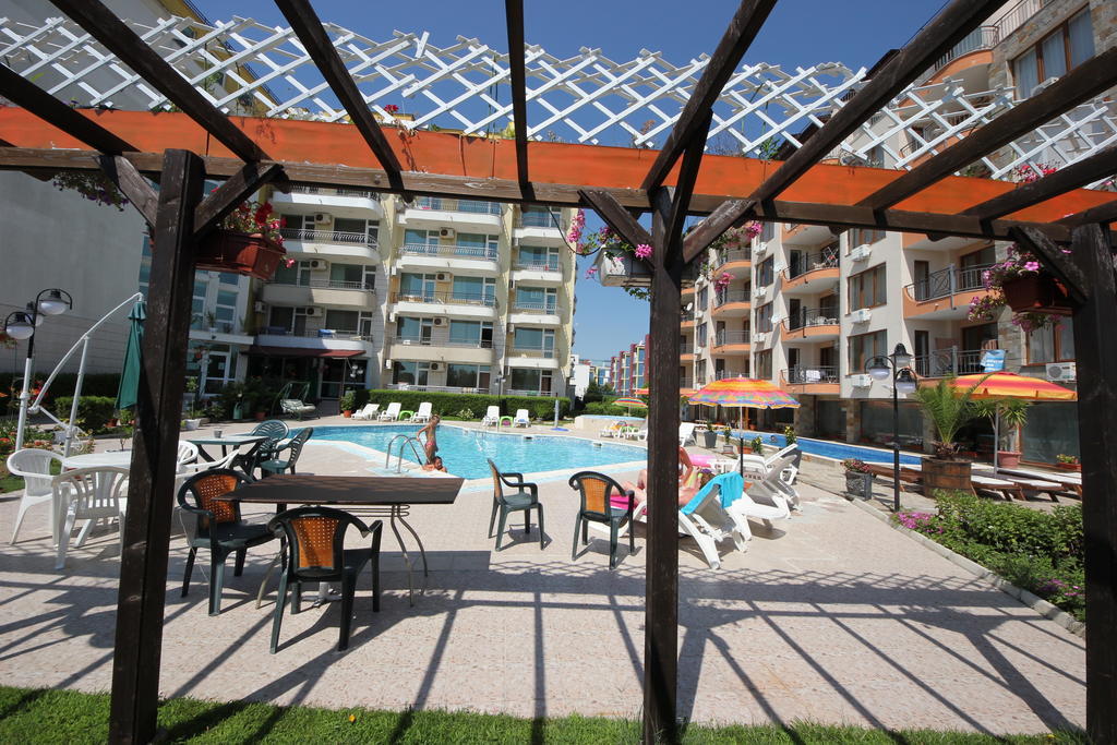 Menada Sea Regal Apartments ซันนีบีช ภายนอก รูปภาพ