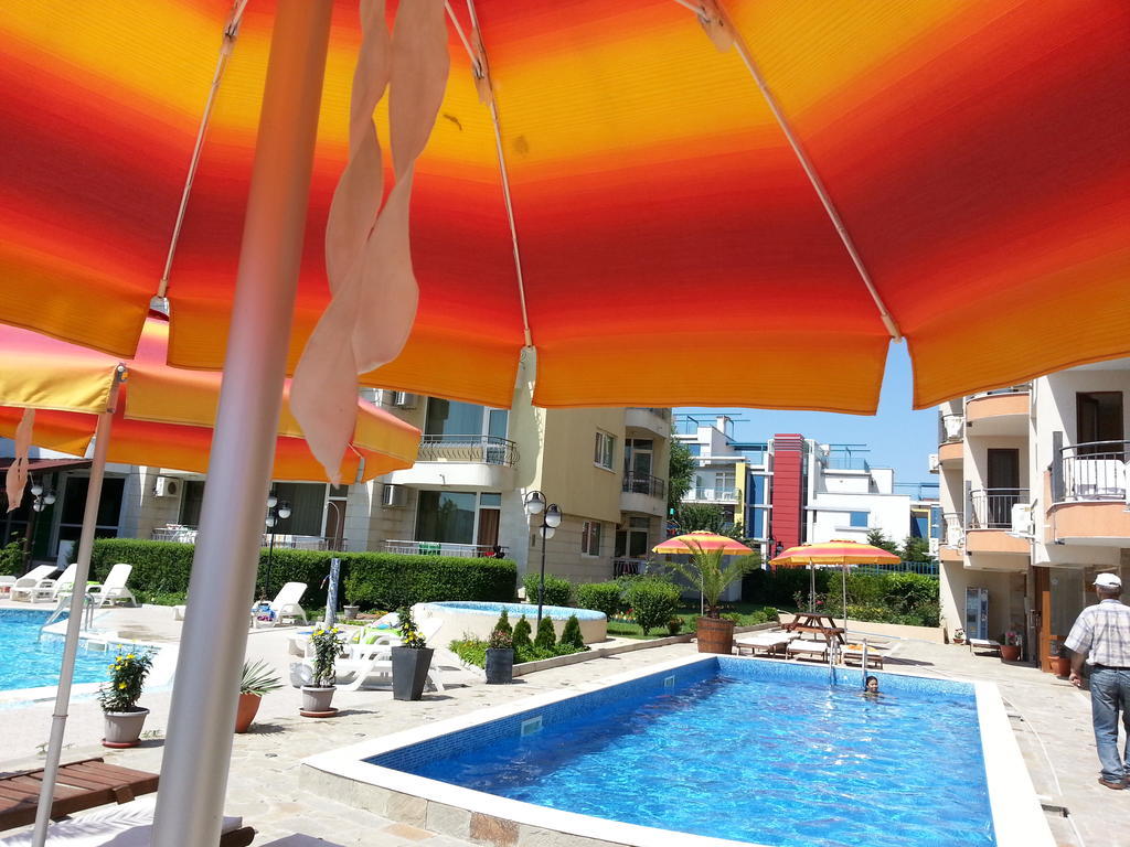 Menada Sea Regal Apartments ซันนีบีช ภายนอก รูปภาพ